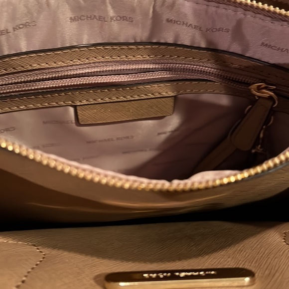 Navy Micheal Kors tote handbag - Picture 6 of 10